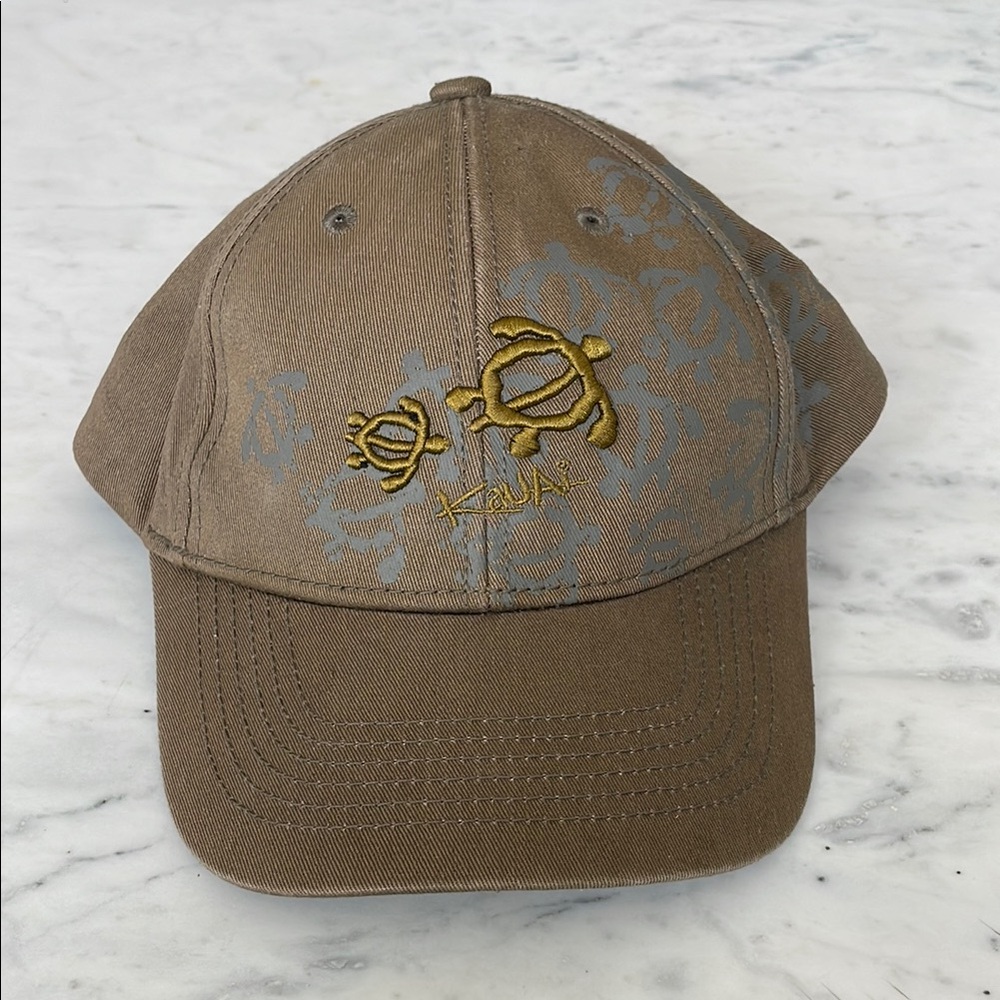 Men’s Brown Cap with Turtle Embroidery